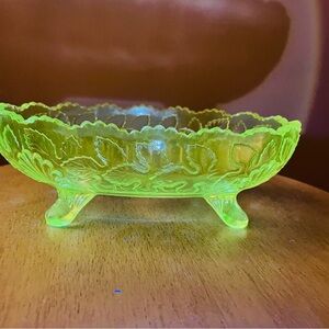 Antique Manganese Model Flint Glass Co Oak Leaf EAPG Oval Footed Bowl Sawtooth.